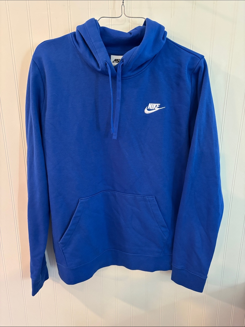 Women’s Nike Sportswear Hoodie, Size L.